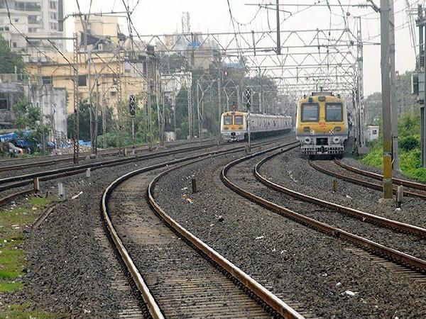 3.5 साल की देरी से पहुंची ट्रेन
