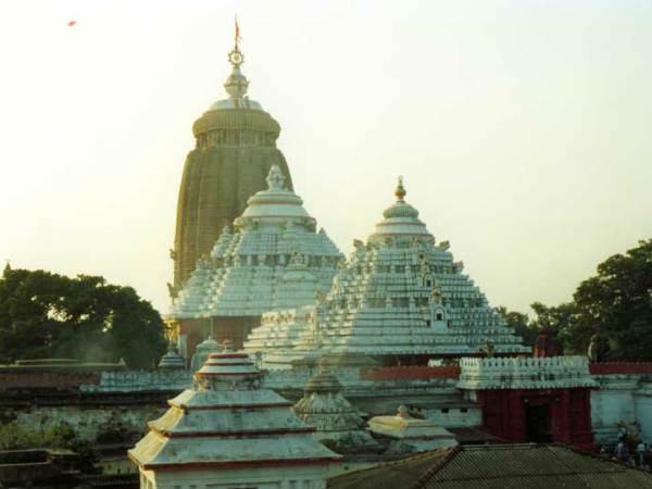 800 सालों से इस मंदिर का ध्वज रोज बदला जाता है
