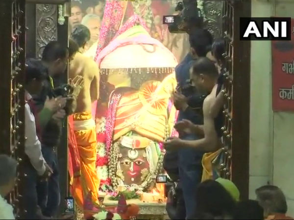 व्रत करने वाले को कुछ नियमों का पालन करना आवश्यक है...