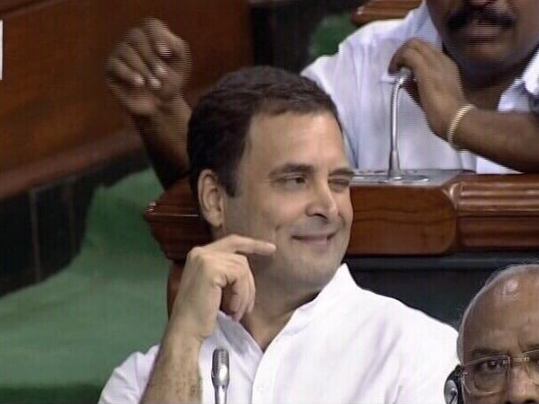 जब राहुल गांधी ने आंख मारी