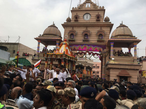 रथयात्रा पूरी दुनिया में मशहूर हैं...