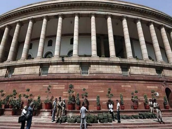 देश के विकास में अपना योगदान दें