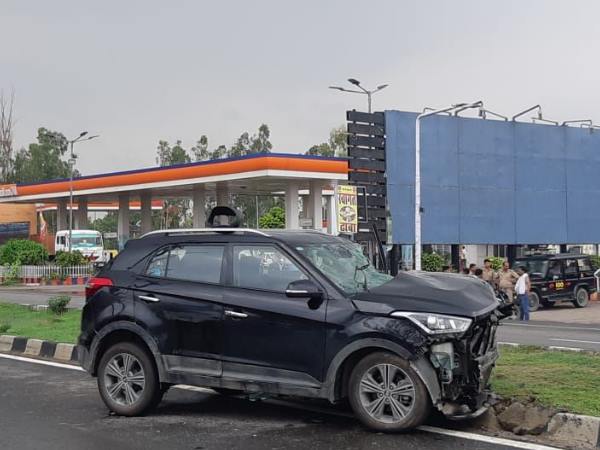 ifs officer dead in road accident in Shahjahanpur ifs officer dead in road accident in Shahjahanpur