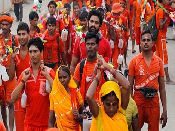 kanwar yatra 2018: 15 muslims started their yatra from deoria to baba dham kanwar yatra 2018: 15 muslims started their yatra from deoria to baba dham