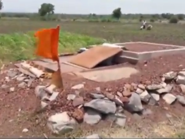 वह भगवान तक पहुंचना चाहते हैं