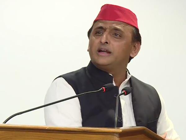 Akhilesh Yadav over abused on social media purvanchal expressway Akhilesh Yadav over abused on social media purvanchal expressway