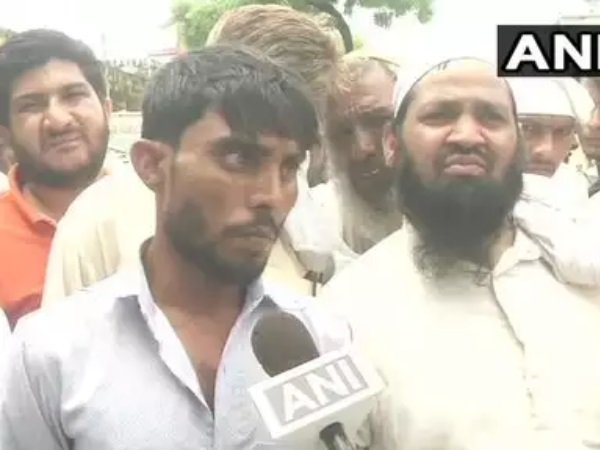 पुलिस ने रास्ते में रुककर चाय भी पी