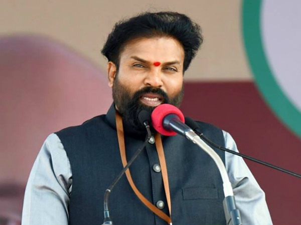 BJP विधायक श्रीरामुलू ने उठाई नॉर्थ कर्नाटक के लिए अलग राज्य की मांग, बड़ी क्रांति की दी चेतावनी BJP विधायक श्रीरामुलू ने उठाई नॉर्थ कर्नाटक के लिए अलग राज्य की मांग, बड़ी क्रांति की दी चेतावनी