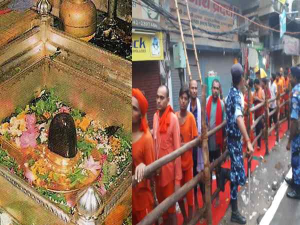 A 2 km long line in front of Baba Viswanaths temple but you can seen it even sitting at home A 2 km long line in front of Baba Viswanaths temple but you can seen it even sitting at home