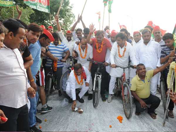 lucknow sp members inagurates bridge connecting gomti nagar to lucknow cant lucknow sp members inagurates bridge connecting gomti nagar to lucknow cant