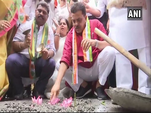 mumbai rains: Congress Launches Campaign To Count Potholes In City mumbai rains: Congress Launches Campaign To Count Potholes In City