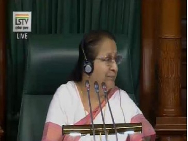 'पीएम मोदी की मार्केटिंग में बिजनेसमैन पैसा लगाते हैं'