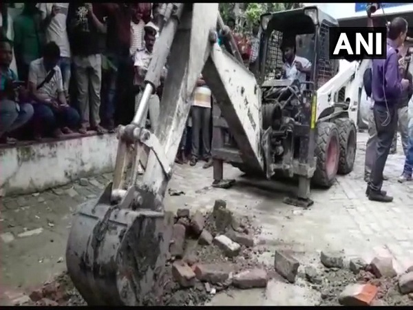 अभी खुदाई के दौरान कुछ मिला