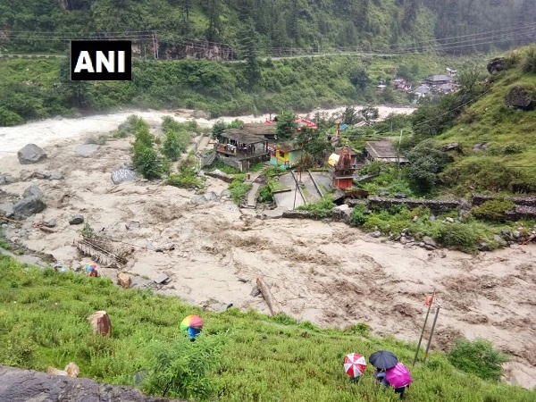 Himachal Pradesh: Bridge over Brahmganga rivulet washed away in heavy rain in kullu Himachal Pradesh: Bridge over Brahmganga rivulet washed away in heavy rain in kullu