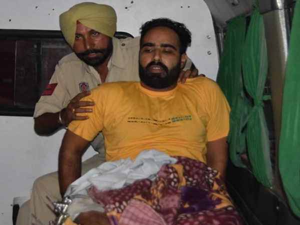 court room made in ambulance for infamous gangster dilpreet court room made in ambulance for infamous gangster dilpreet