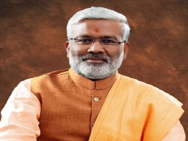 स्वतंत्र देव सिंह को दी जा सकती है कमान