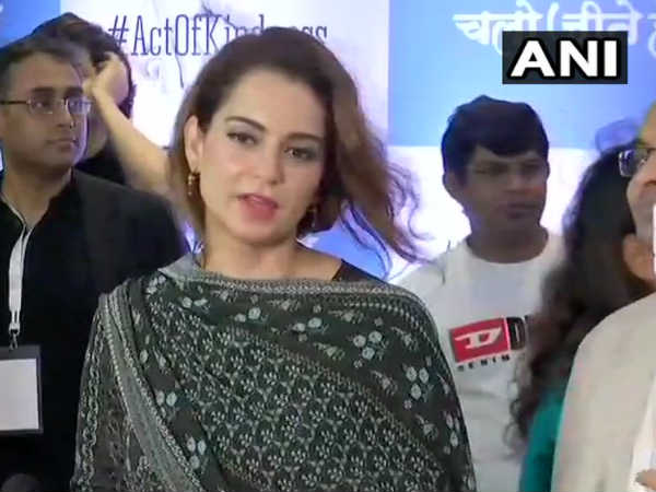 कंगना ने की पीएम मोदी की तारीफ कहा- वो योग्य हैं, अपने मम्मी-पापा की वजह से इस मुकाम पर नहीं पहुंचे कंगना ने की पीएम मोदी की तारीफ कहा- वो योग्य हैं, अपने मम्मी-पापा की वजह से इस मुकाम पर नहीं पहुंचे