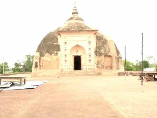 घाटमपुर में स्थित है अनोखा मंदिर