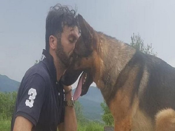 hero dog Kaos helped rescue quake survivors. His poisoning unsettled Italy hero dog Kaos helped rescue quake survivors. His poisoning unsettled Italy