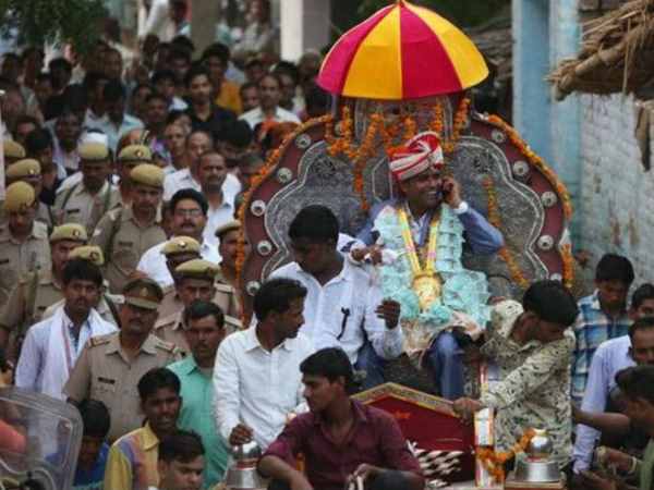 dalitman takes out baraat through thakur dominated village in up dalitman takes out baraat through thakur dominated village in up