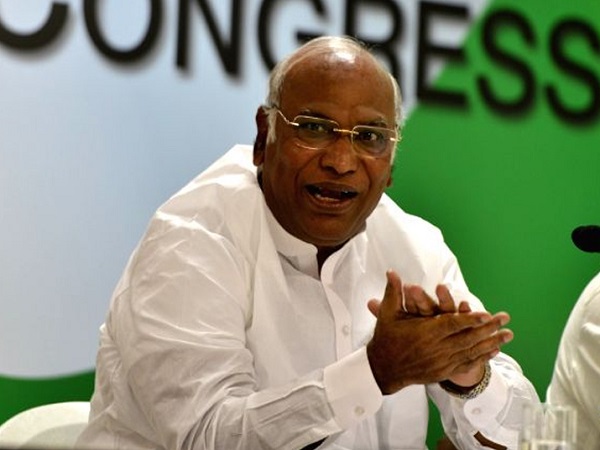How can entire para be typo, says Mallikarjun Kharge seeks JPC in Rafale deal How can entire para be typo, says Mallikarjun Kharge seeks JPC in Rafale deal