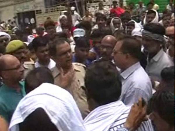 kanpur traders of chakarpur mandi ruckus kanpur traders of chakarpur mandi ruckus