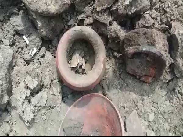 https://hindi.oneindia.com/news/uttar-pradesh/shahjahanpur-5-years-old-girl-kidnapped-463145.html https://hindi.oneindia.com/news/uttar-pradesh/shahjahanpur-5-years-old-girl-kidnapped-463145.html