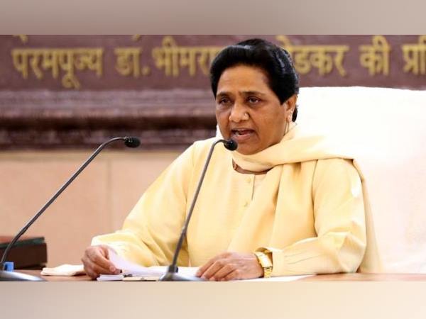 BSP has no official Facebook or Twitter accounts: Mayawati BSP has no official Facebook or Twitter accounts: Mayawati