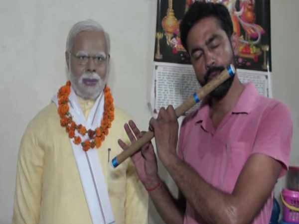narendra modi fan makes his statue in up narendra modi fan makes his statue in up