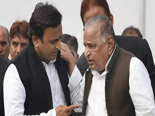 bungalow row: Akhilesh Yadav and Mulayam Singh withdraw plea from Supreme Court bungalow row: Akhilesh Yadav and Mulayam Singh withdraw plea from Supreme Court