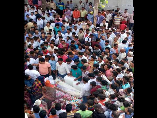 jaunpur mafia don munna bajrangi dead body reached to varanasi jaunpur mafia don munna bajrangi dead body reached to varanasi