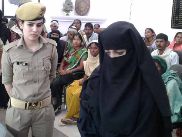triple talaq victim nida khan demands justice against those issuing fatwa triple talaq victim nida khan demands justice against those issuing fatwa