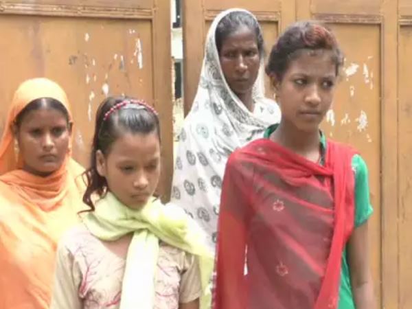 deoria two girl students left the school deoria two girl students left the school