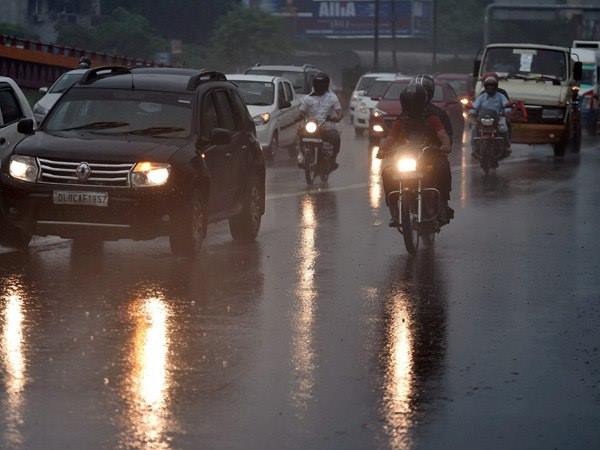 heavy rain in delhi ncr heavy rain in delhi ncr