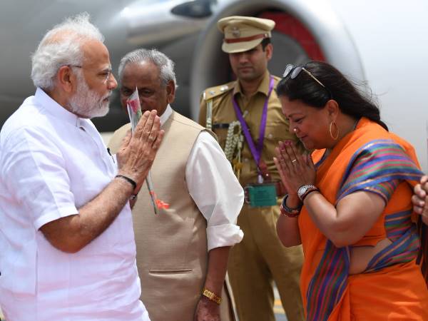 'कांग्रेस को आजकल लोग 'बेल गाड़ी' कहने लगे हैं'