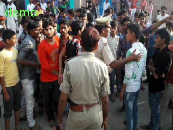 kanpur dehat people ruckus in sandalpur police station kanpur dehat people ruckus in sandalpur police station