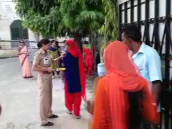 इंटरनेट बंद होने से हुई परेशानी