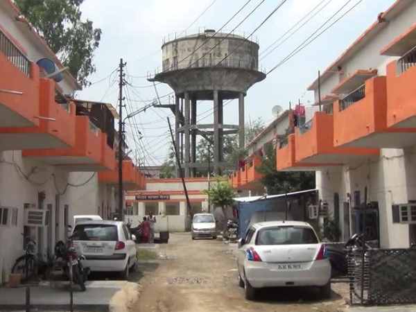 muzaffarnagar police line quarters painted saffron muzaffarnagar police line quarters painted saffron