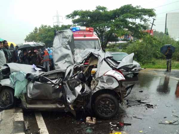 Pune Mumbai highway Seven people died in road accident Pune Mumbai highway Seven people died in road accident