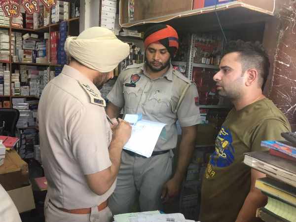 Narcotics drugs caught by Punjab police Narcotics drugs caught by Punjab police