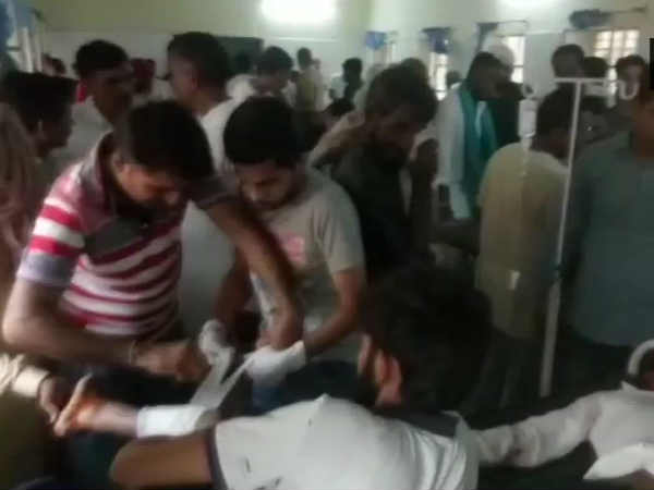 राजस्थान: टिन से बना अस्थाई स्टेडियम ढहा, 7 के मारे जाने की आशंका राजस्थान: टिन से बना अस्थाई स्टेडियम ढहा, 7 के मारे जाने की आशंका