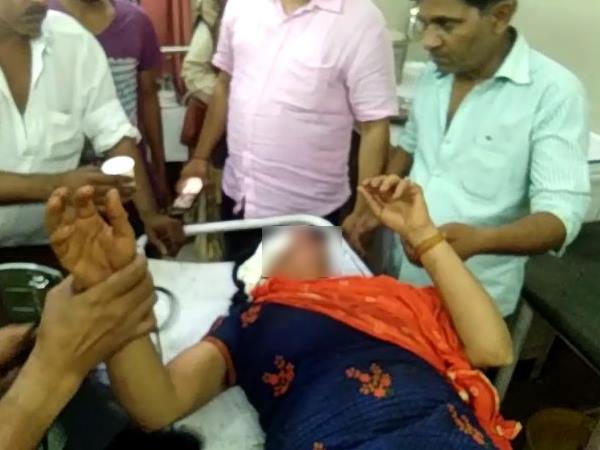 shamli 3 men gangraped a women and shoots her video shamli 3 men gangraped a women and shoots her video