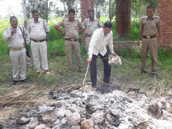 After the murder of a woman in Saharanpur, the body burns After the murder of a woman in Saharanpur, the body burns