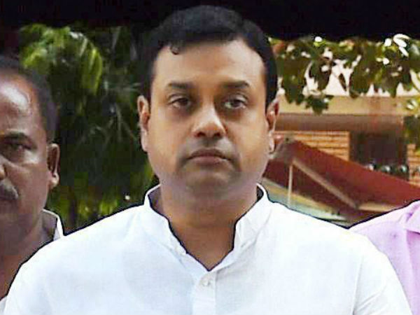 बीजेपी का पलटवार- CWC को बताया कांग्रेस दरबारी कमेटी, पात्रा ने सोनिया गांधी पर साधा निशाना बीजेपी का पलटवार- CWC को बताया कांग्रेस दरबारी कमेटी, पात्रा ने सोनिया गांधी पर साधा निशाना