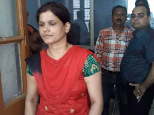 wife claim husband have extra marital affair with office girl wife claim husband have extra marital affair with office girl