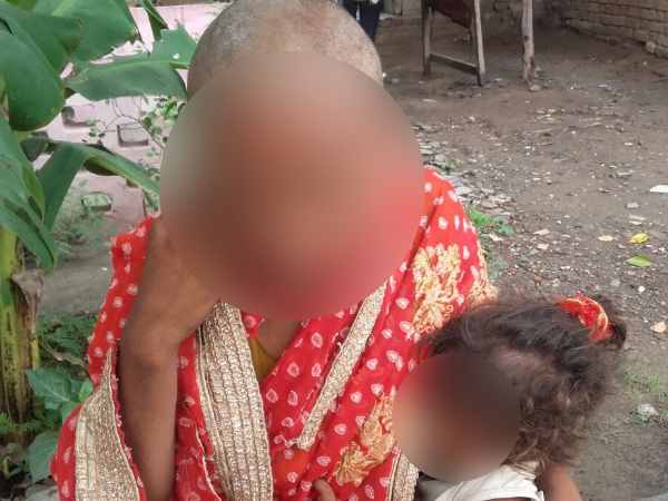 husband has shaved his wifes head in shahjahanpur husband has shaved his wifes head in shahjahanpur