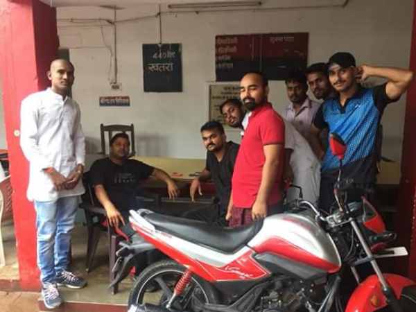 sp workers going to show black flag to amit shah sp workers going to show black flag to amit shah