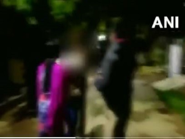 Drunk man bangs his 3-yr-old son against an auto-rickshaw in hyderabad Drunk man bangs his 3-yr-old son against an auto-rickshaw in hyderabad