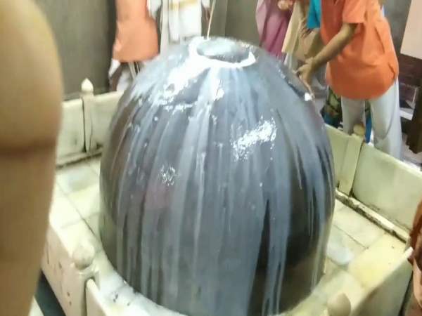 मकर संक्राति पर बढ़ता है और सावन में एक तिल घटता है