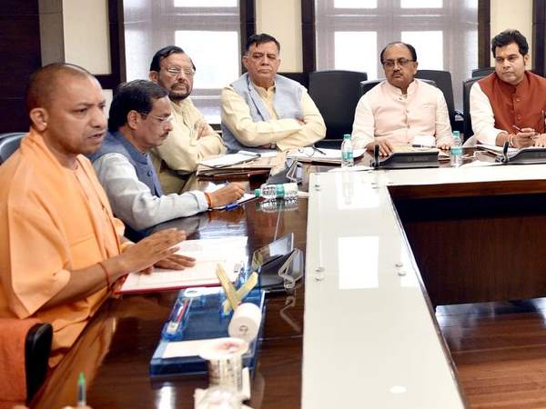 योगी आदित्यनाथ कैबिनेट की अहम बैठक,इन प्रस्तावों पर लगी मुहर योगी आदित्यनाथ कैबिनेट की अहम बैठक,इन प्रस्तावों पर लगी मुहर